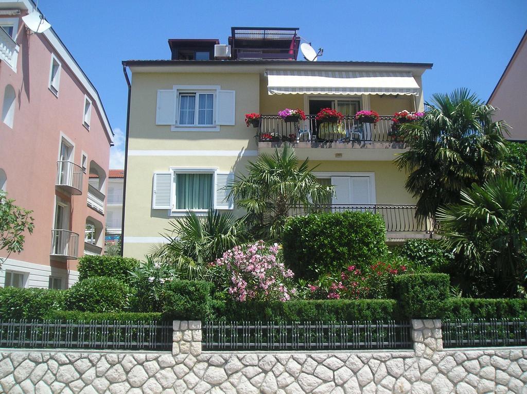 Family Apartments Ankica Crikvenica Kültér fotó